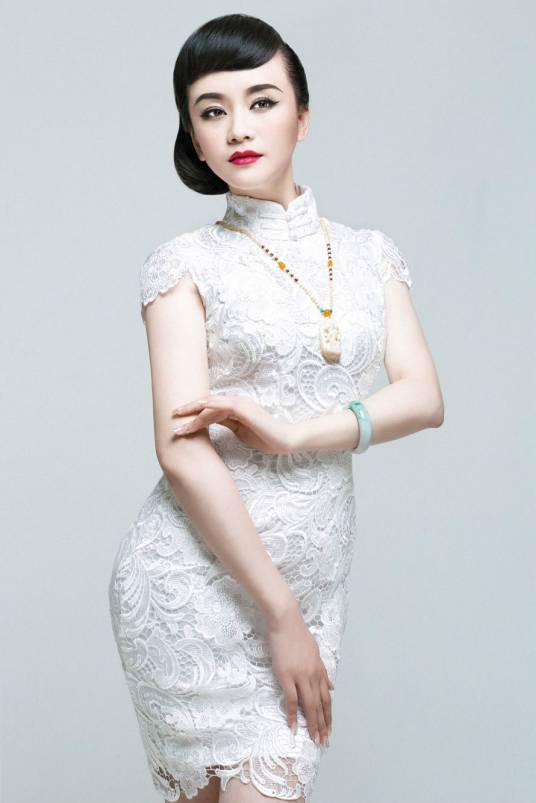 刘元元（青年民族女歌手）