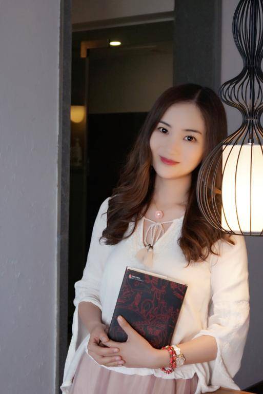 张丽（广东外语外贸大学教授）