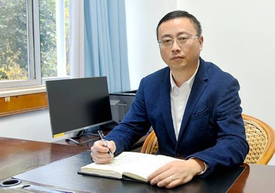 叶爽（四川省泸州市住房城乡建设局党组成员、副局长）