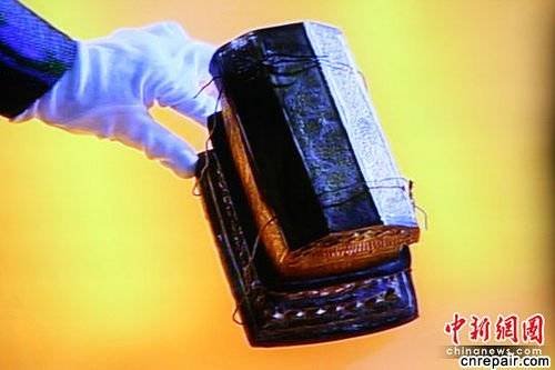 七宝阿育王塔金棺银椁
