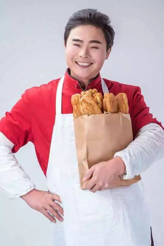 王维忠（星光大道选手油条哥）