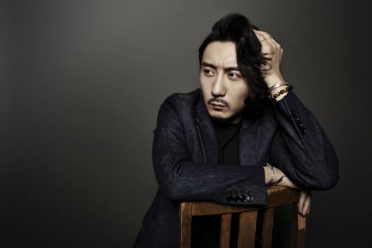 梁欢（中国内地男歌手、音乐制作人、导演、作家）