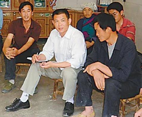 吴广林（广西西林县鲁维村党支部书记、村委会主任）
