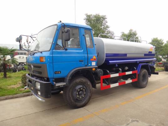 东风10吨洒水车