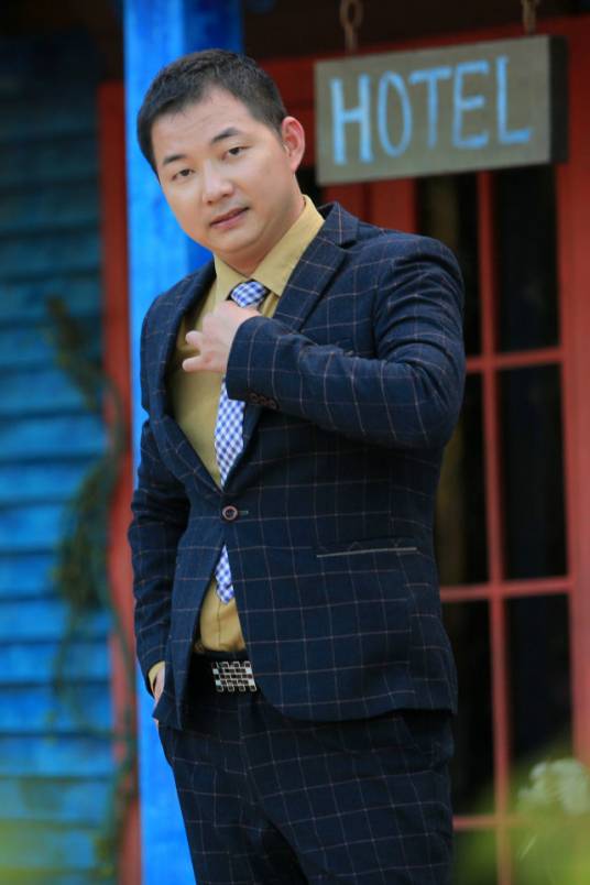海峰（资深策划、导演、舞蹈、书法家）