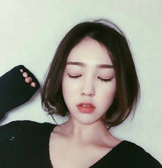 鹅蛋脸