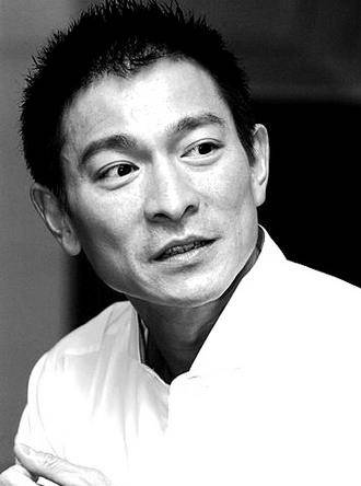 凤凰飞翔（刘德华演唱的歌曲）