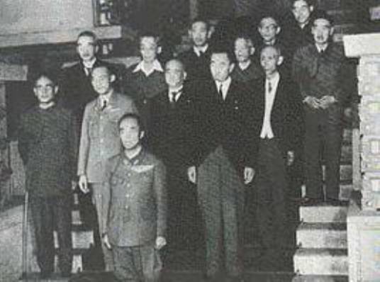 东久迩内阁
