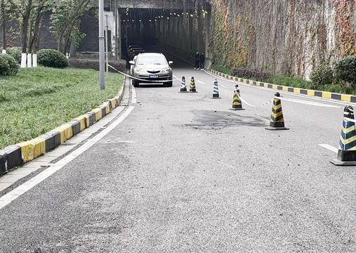 1·5重庆隧道摩托车对撞事故