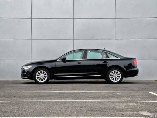 2012款奥迪A6L 2.5L 30 FSI手自一体舒适型