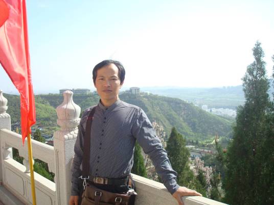 王洪祥（中国河北籍艺术家）