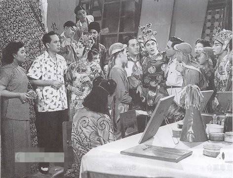 纸醉金迷（1951年俞亮执导的喜剧电影）