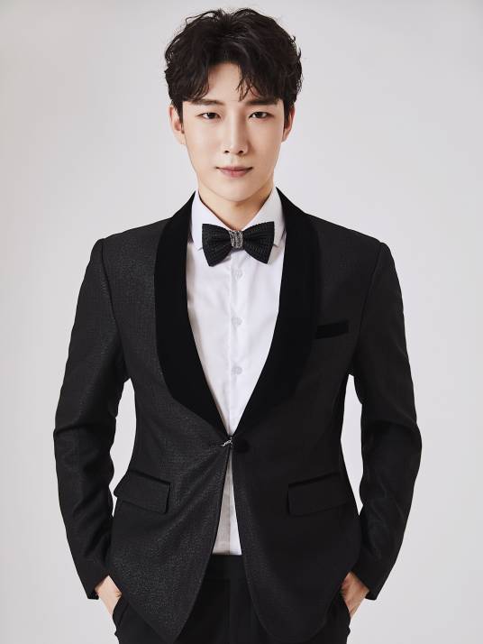 张超（中国内地男歌手、《声入人心》演唱成员、音乐剧演员）