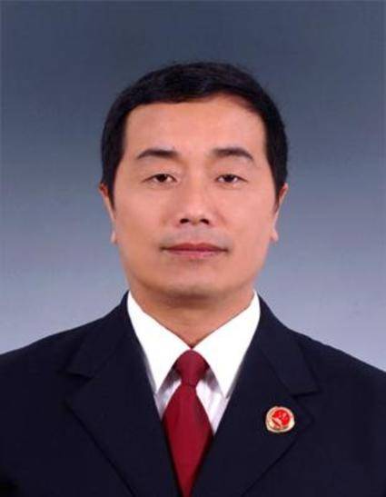 张晶岩