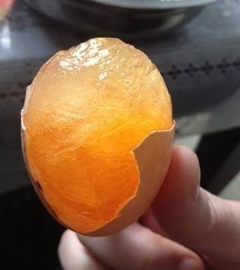 冰蛋（经冷冻工艺制成的蛋制品）