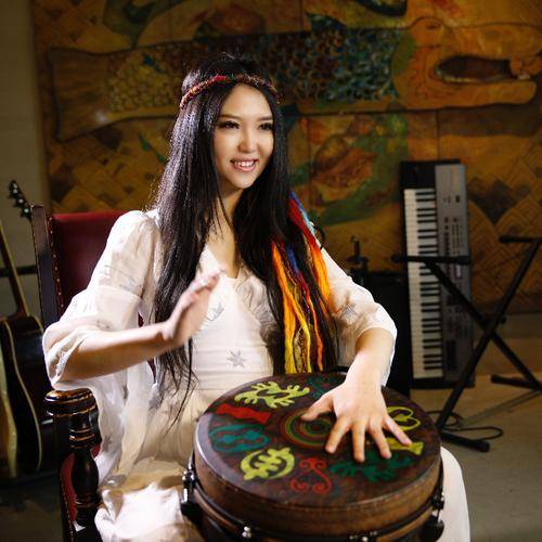 红蔷薇（丽江小倩演唱歌曲）