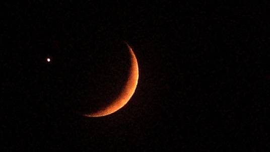 火星伴月