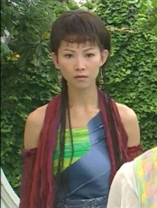 豆豆（奇幻武侠剧《水月洞天》和《灵镜传奇》中的女主角）