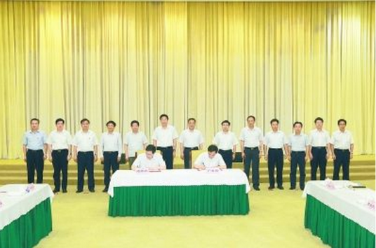 湖南广东举行合作交流座谈会