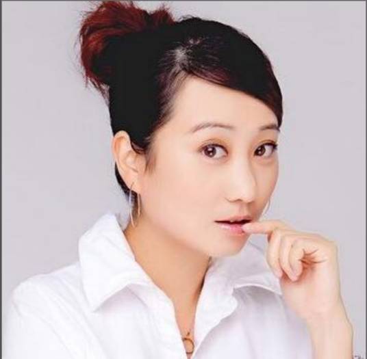 李颖（中国内地女演员、珠海市香洲区戏剧影视艺术家协会主席）