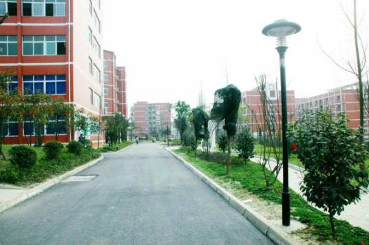 成都交通和机械技师学院