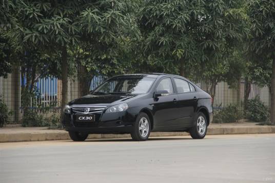 长安CX30三厢