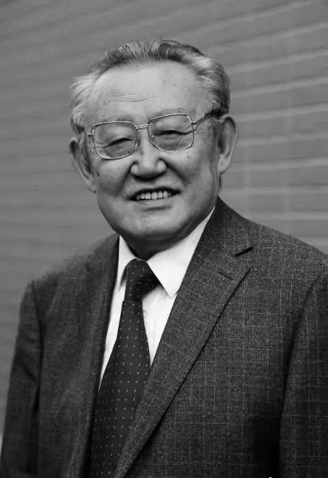 阿云嘎（内蒙古自治区文联第五、第六届主席）