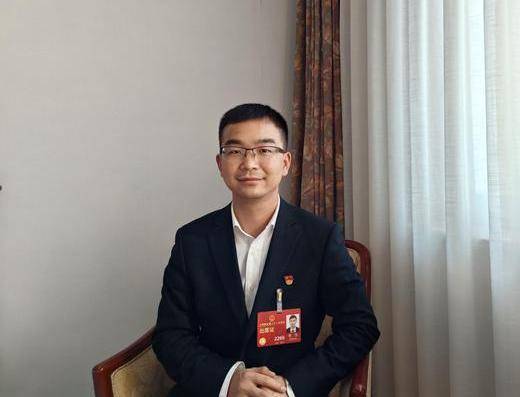 郑伟（第十四届全国人大代表，贵州乌江渡发电厂机械检修部水机班副班长）