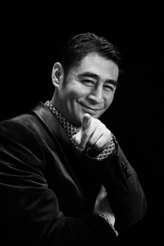 傅东育