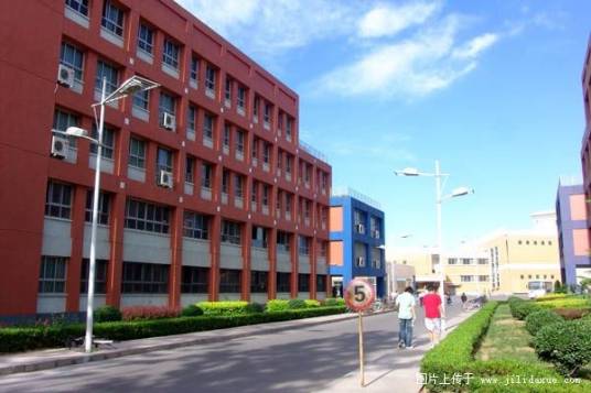 北京吉利大学财经学院