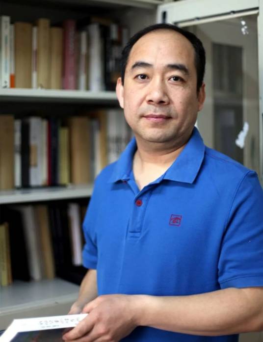 桫椤（中国作家协会网络文学委员会委员）