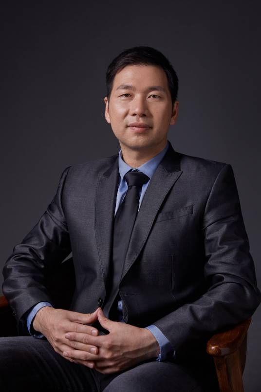 谢海山（北京大学兼职教授、中国青年志愿者协会副会长、北京市欧美同学会理事、北京市星光社会工作服务中心理事长）