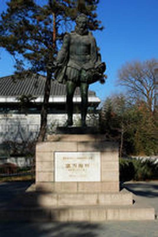 北京大学塞万提斯像