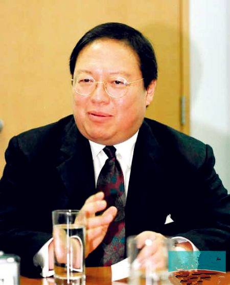何志平（香港特别行政区政府民政事务局原局长）