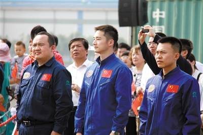 潜航员
