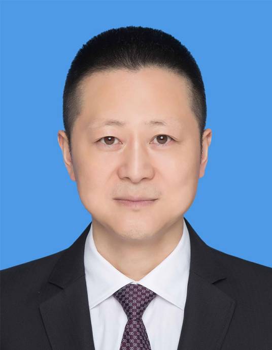 谢东（重庆市渝中区委副书记，区政府区长、党组书记）