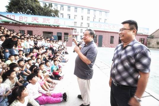 胡世群（菏泽市曲艺家协会会长）
