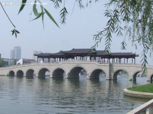 李公堤（苏州市金鸡湖中唯一的湖中长堤）