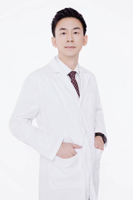 王凯（北京大学人民医院眼视光中心主任医师）