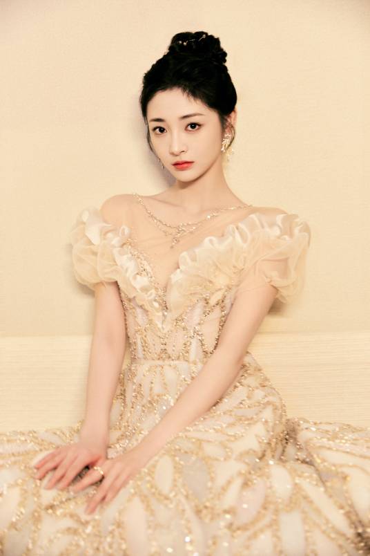 周洁琼（中国内地流行乐女歌手、影视演员）