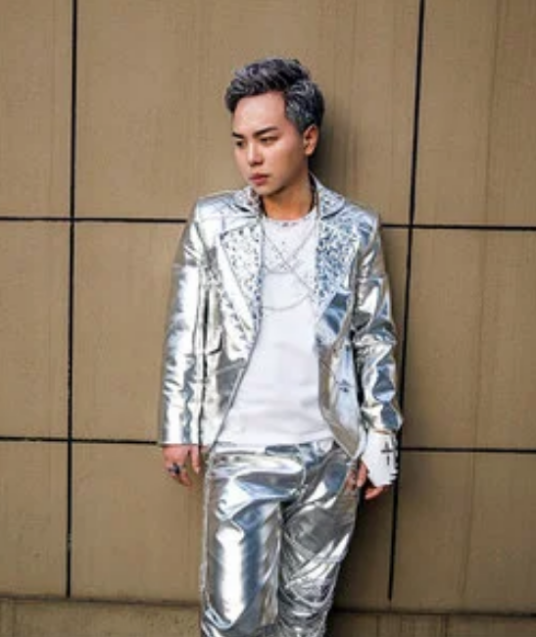 黄浩然（中国男歌手）