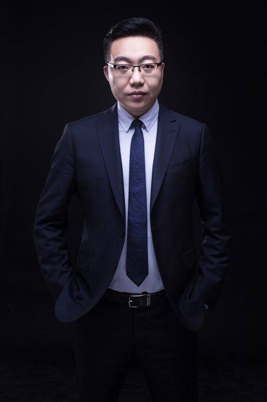 李文龙（网络红人、辽宁鸿文教育科技有限公司董事长）