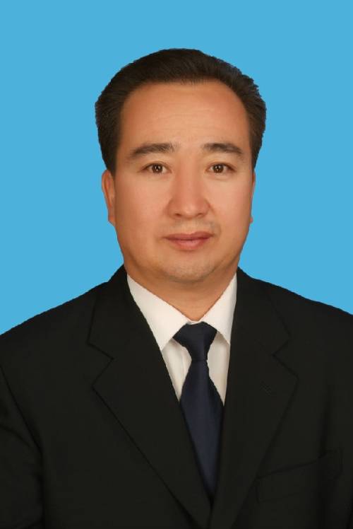 黄永明（内蒙古自治区阿拉善盟卫生健康委员会原主任）