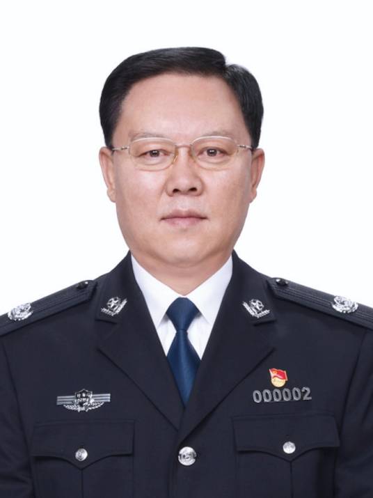 李宪法（第十四届全国人大代表、监察和司法委员会委员，公安部特勤局党委副书记、政委）