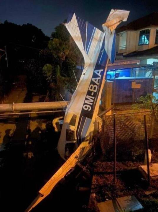 8·1马来西亚怡保轻型飞机坠落事故