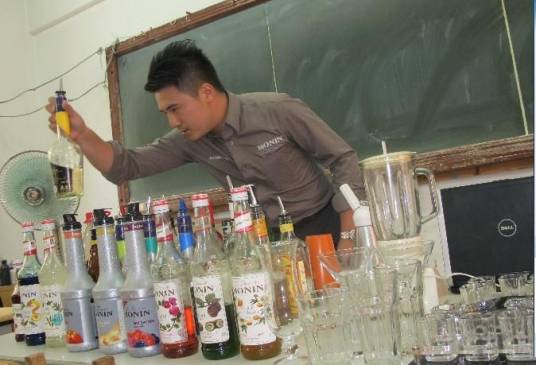 苏州华翎调酒师培训学校