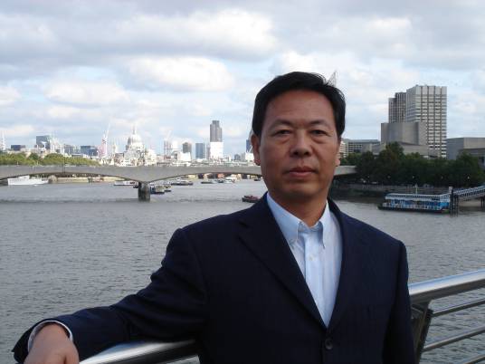 李鸿（大连民族学院东北少数民族研究院研究员）