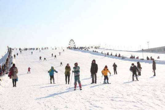 东营万象滑雪场