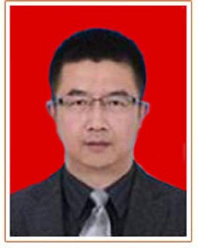 王爱忠（巴东县政府副县长）