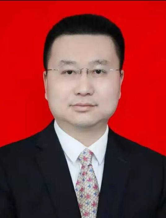 吴华（江西省上饶市弋阳县委书记，县人武部党委第一书记）